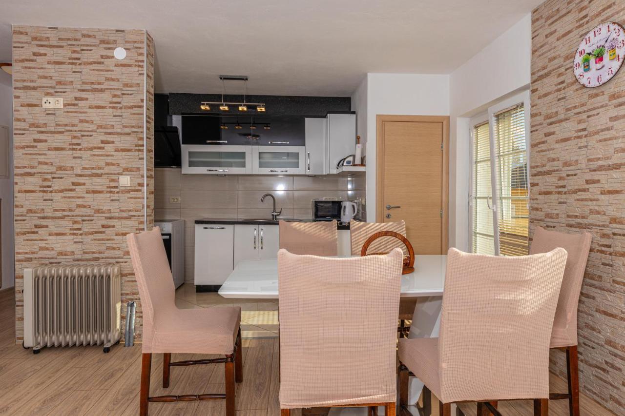 Apartman Sare ซริกเวนิซา ภายนอก รูปภาพ