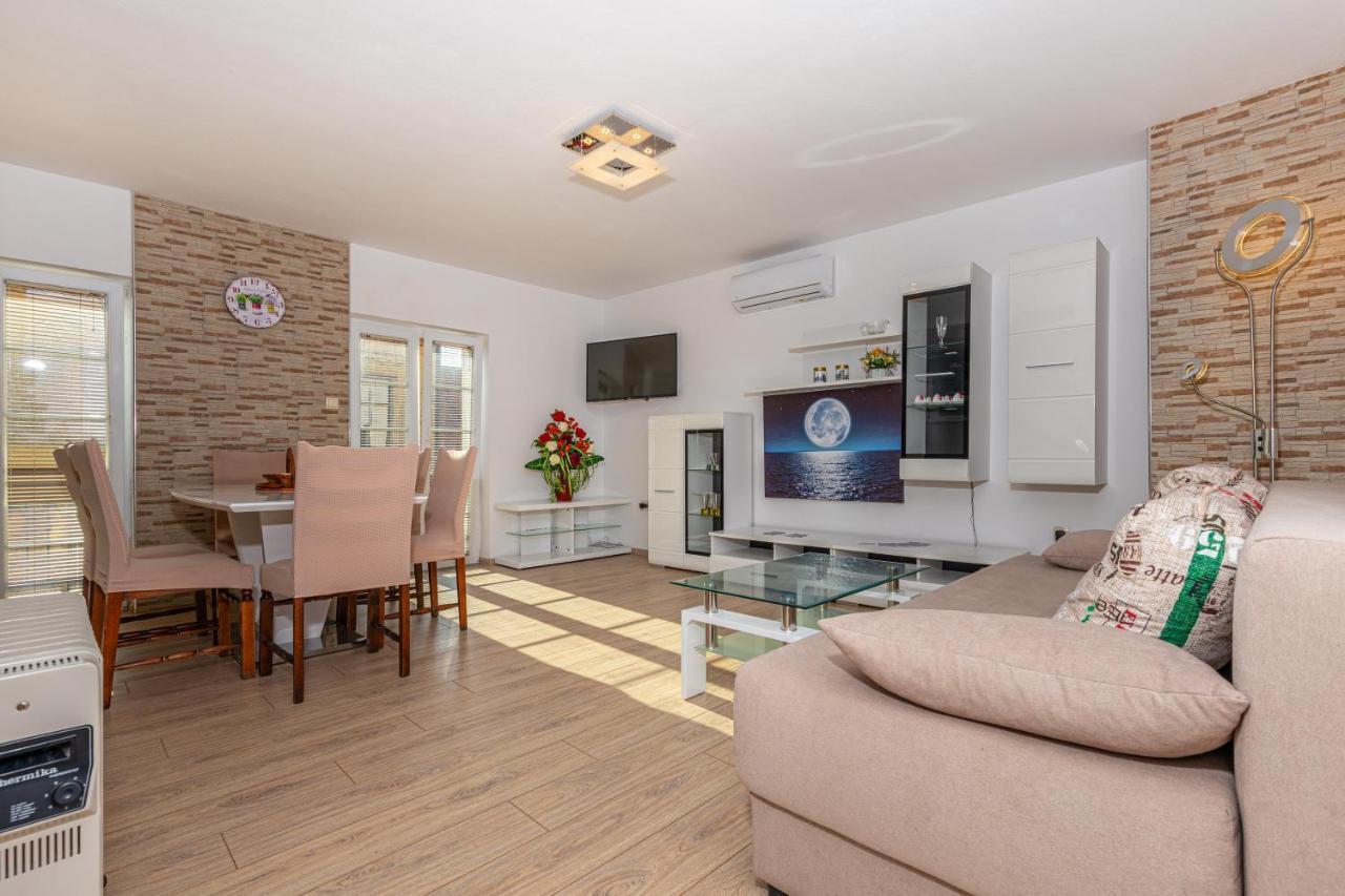 Apartman Sare ซริกเวนิซา ภายนอก รูปภาพ