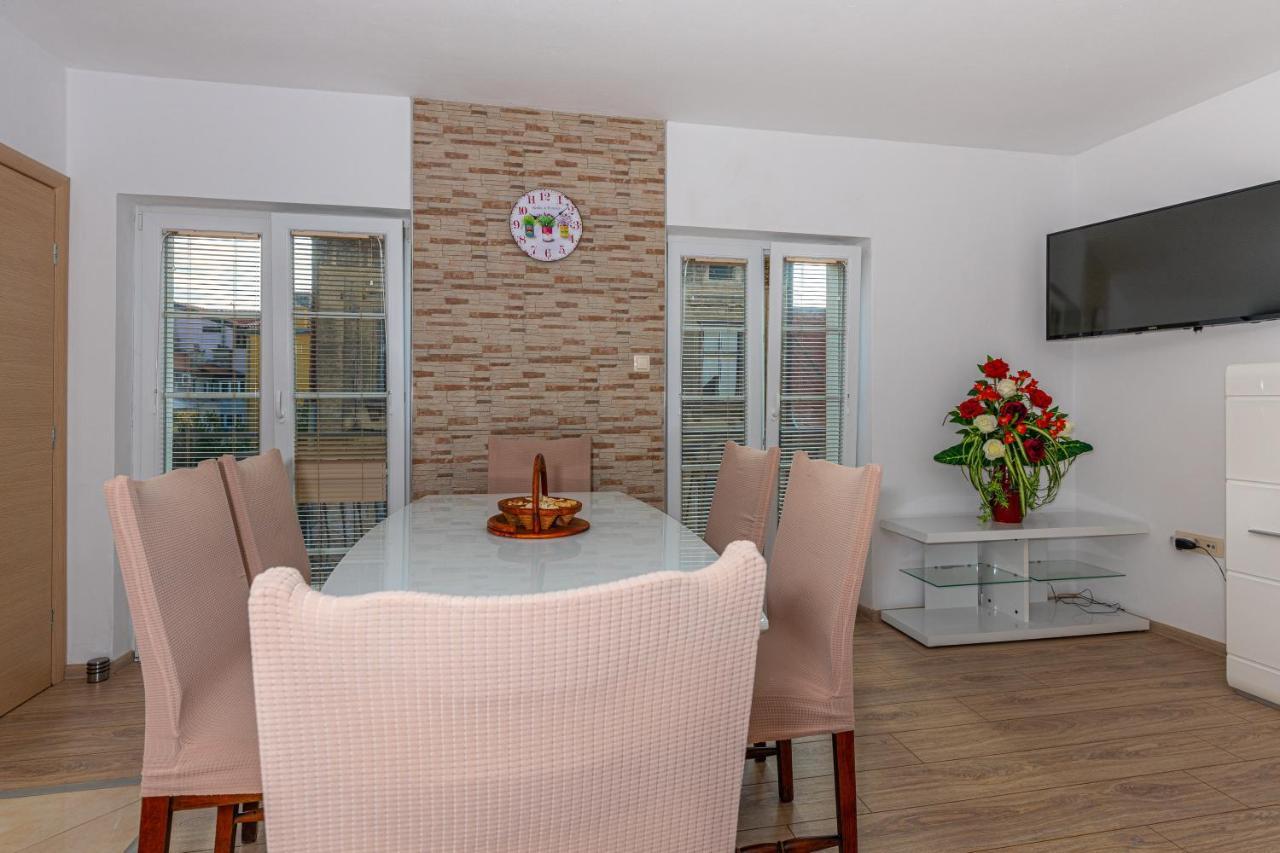 Apartman Sare ซริกเวนิซา ภายนอก รูปภาพ