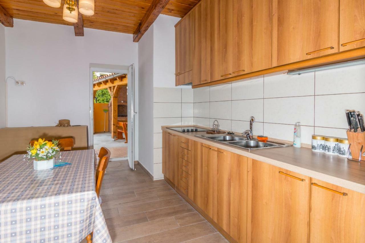 Apartman Sare ซริกเวนิซา ภายนอก รูปภาพ