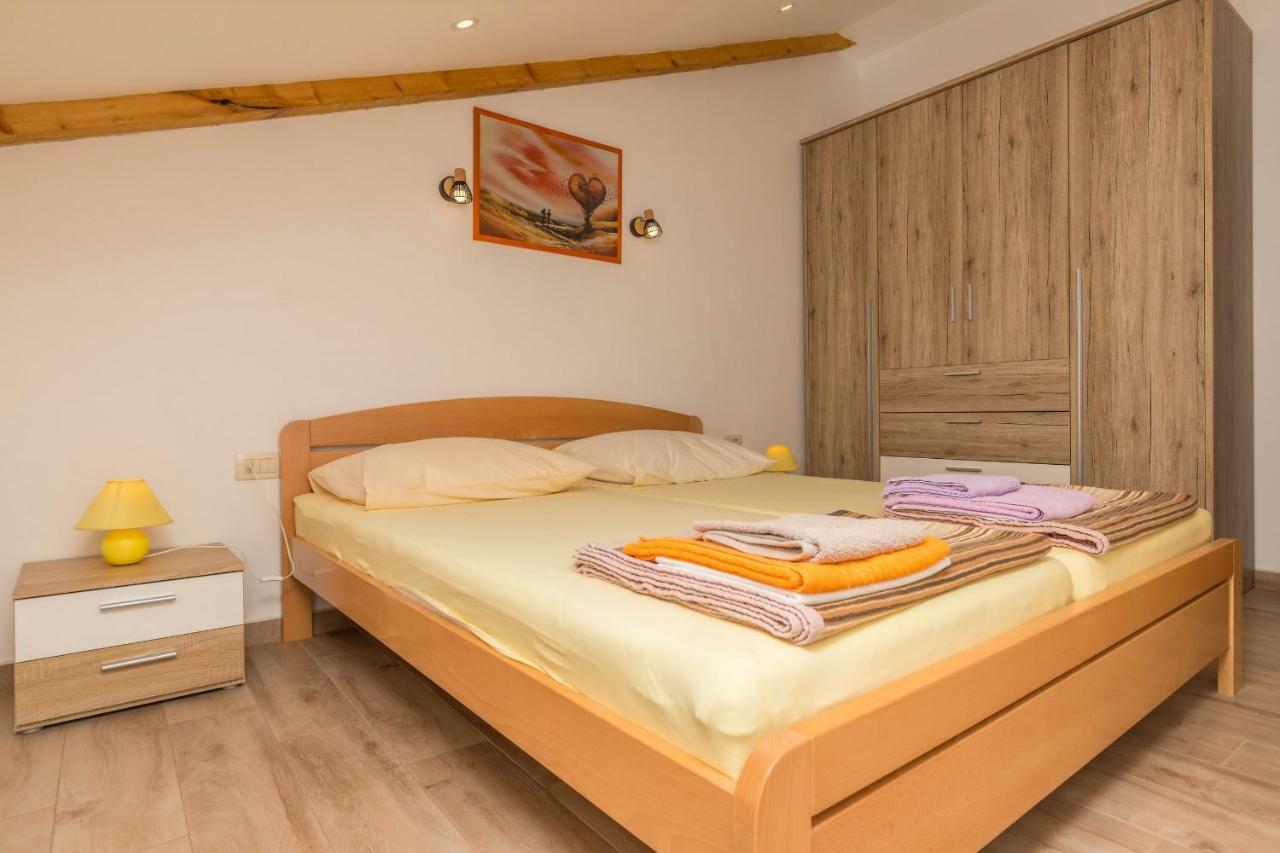 Apartman Sare ซริกเวนิซา ภายนอก รูปภาพ