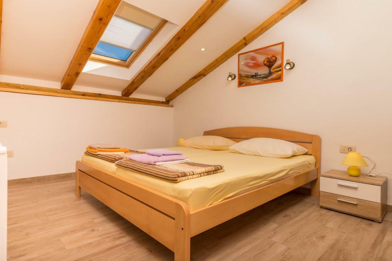 Apartman Sare ซริกเวนิซา ภายนอก รูปภาพ