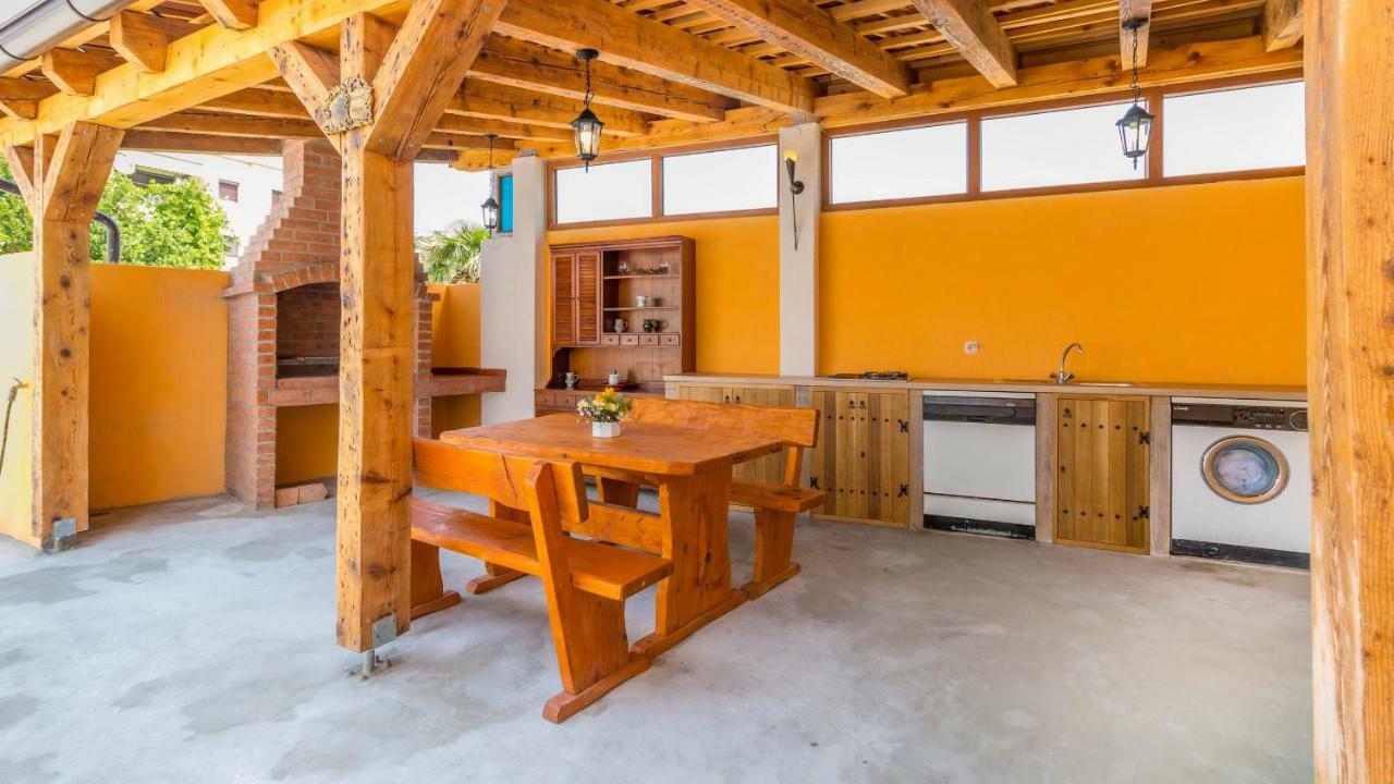 Apartman Sare ซริกเวนิซา ภายนอก รูปภาพ